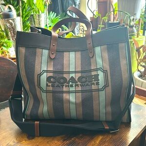 Field Tote 40 in Organic Cotton Canvas in Ocean Multi-Color w/ Storage Bag